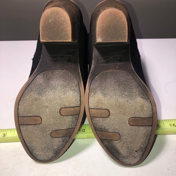 FERGALICIOUS BY FERGIE WOMEN’S 11 BLACK ZIP BOOTS / VERY NICE CONDITION - Picture 3 of 9